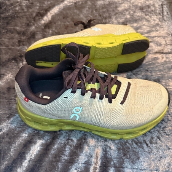 On Running Cream and Lime Sneakers - Picture 10 of 11